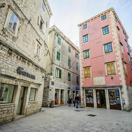 Top City Center Apartments *