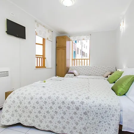 Apartment Top City Center Apartments Sibenik